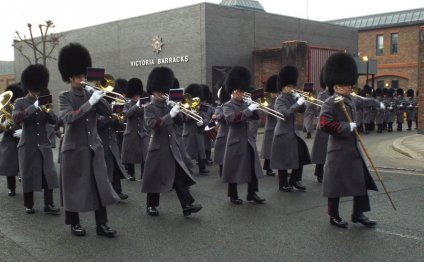 New Guard step off to march up