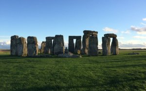 Visiting Stonehenge from London