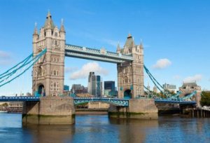 Tower Bridge, just a couple of minutes away from our Sixt car hire branch